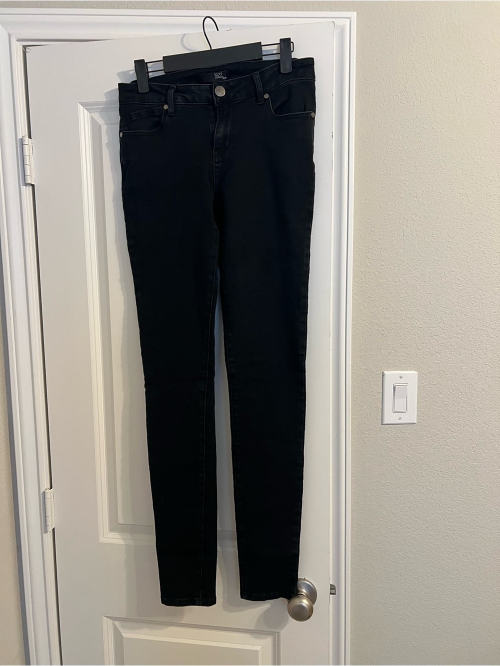 1822 Denim Women's Black Skinny Jeans - High Rise